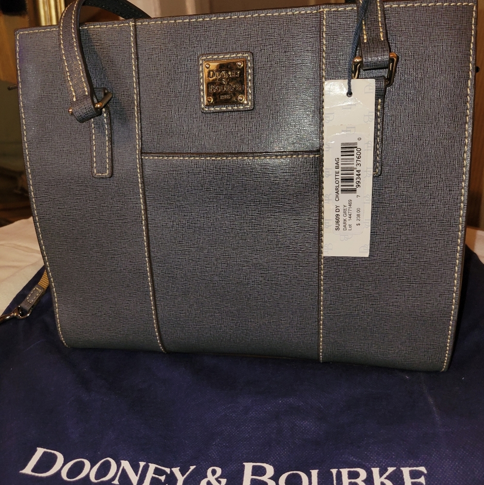 Dooney & Burke Leather Tote Bag 🎒